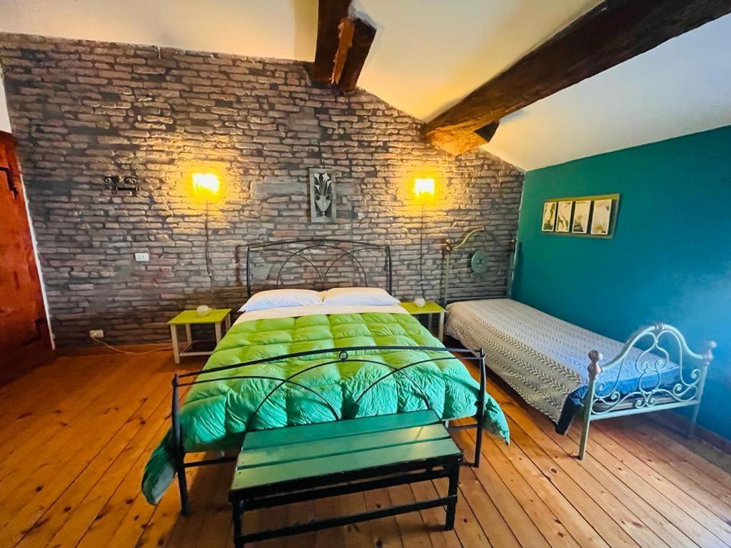 La Locanda Degli Artisti Medelana Bagian luar foto